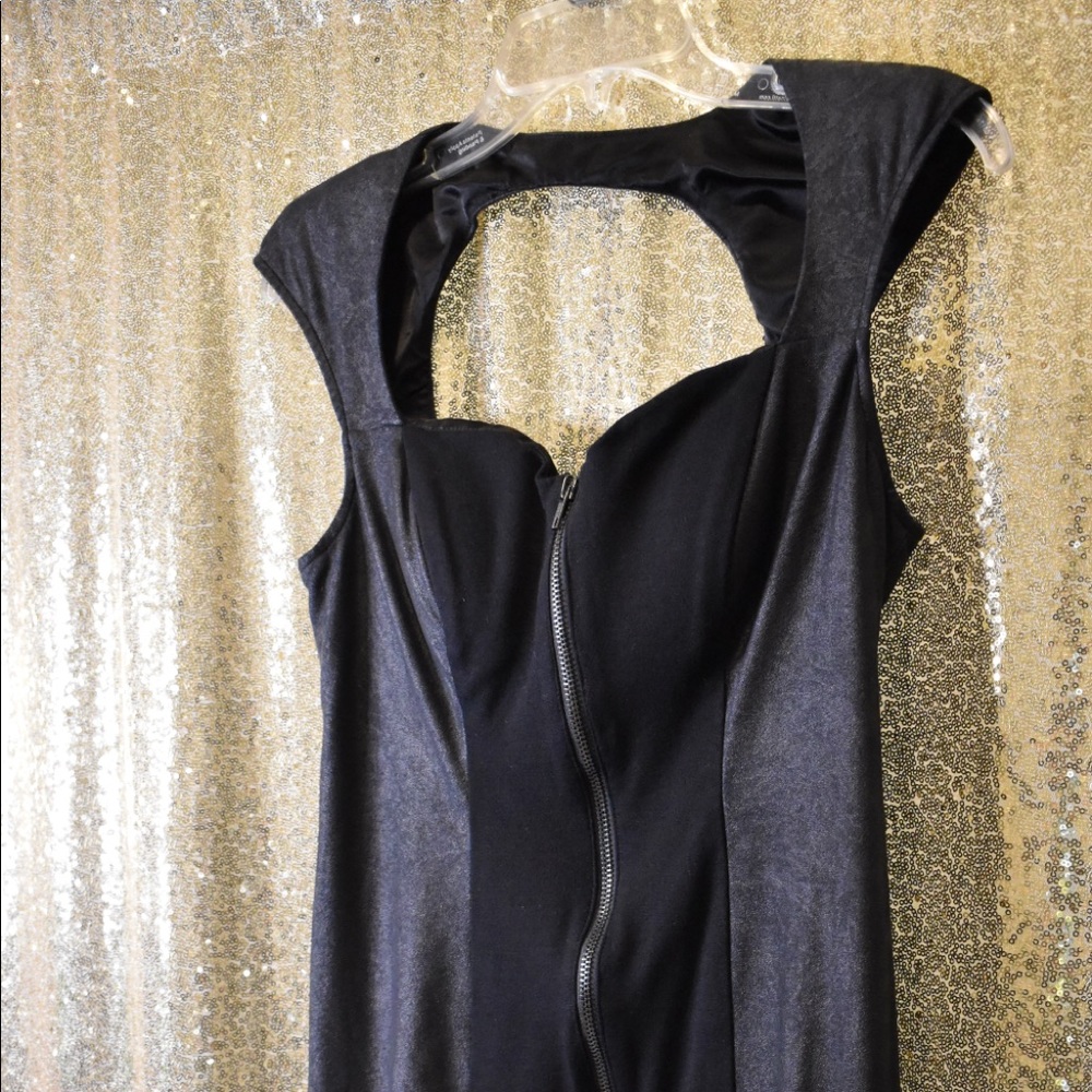 Short Black front zip up dress